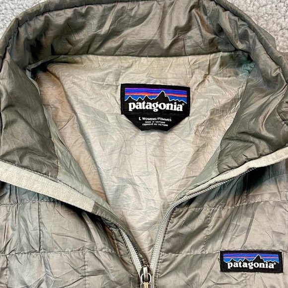 Patagonia Women's Silver Quilted Puffer Jacket - Picture 5 of 12